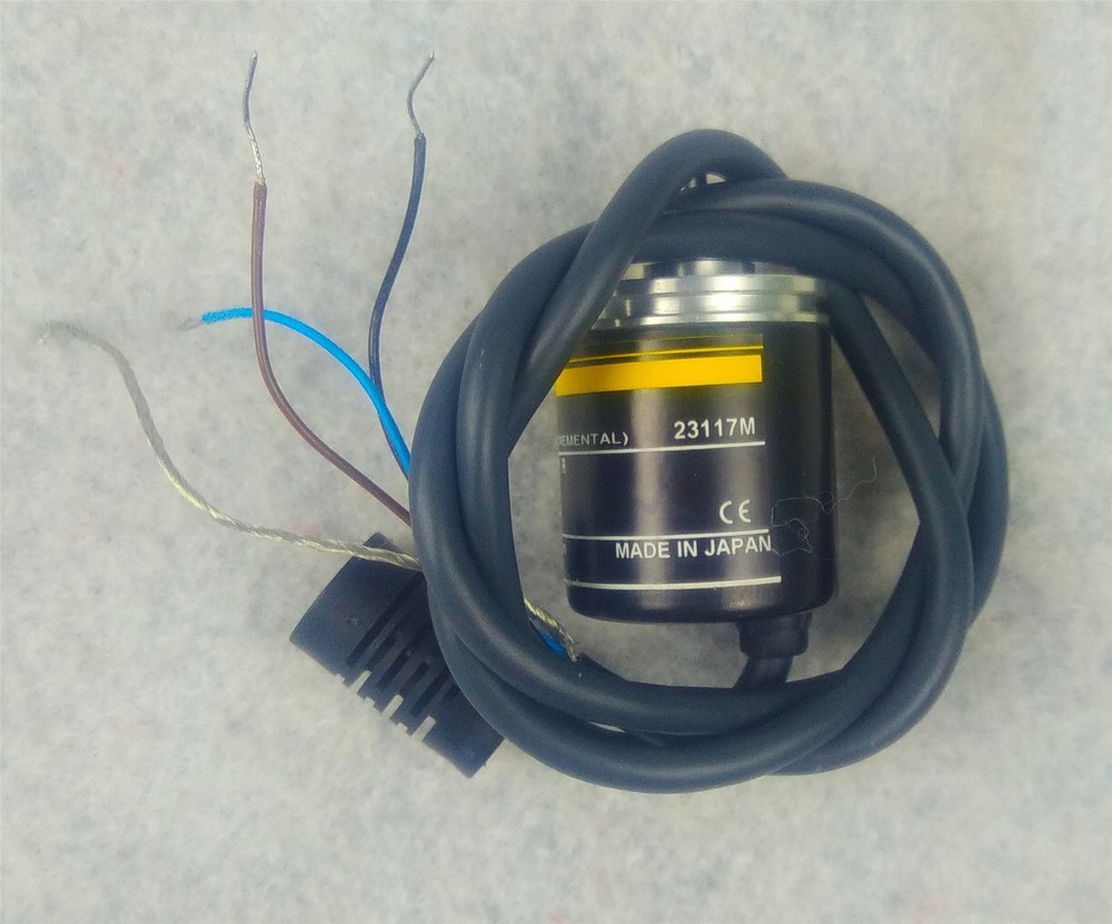 Omron Rotary Encoder E6A2-CS3C 100P/R New-