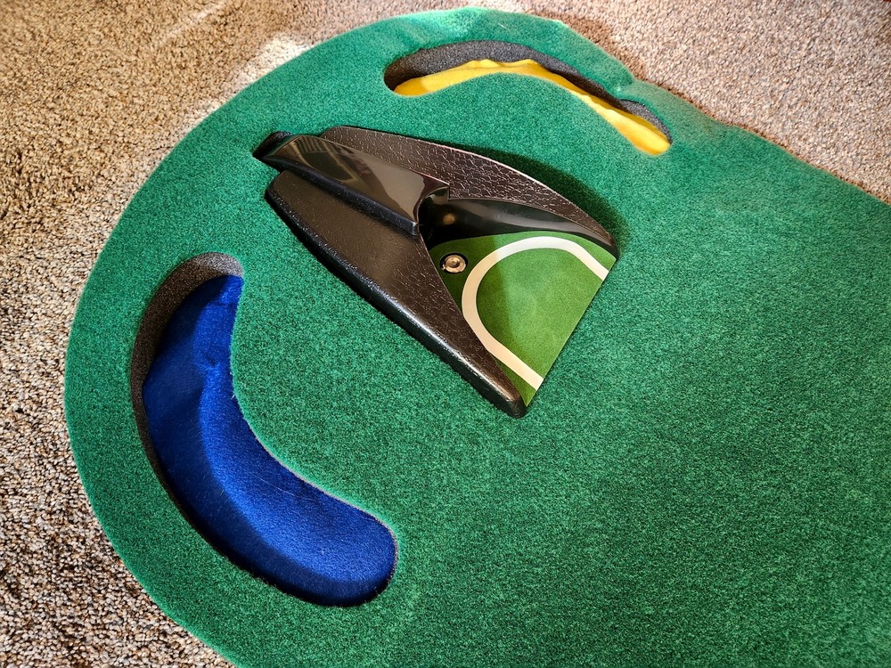 2' x 9' Golf Putting Mat with Electronic Ball Return NEW