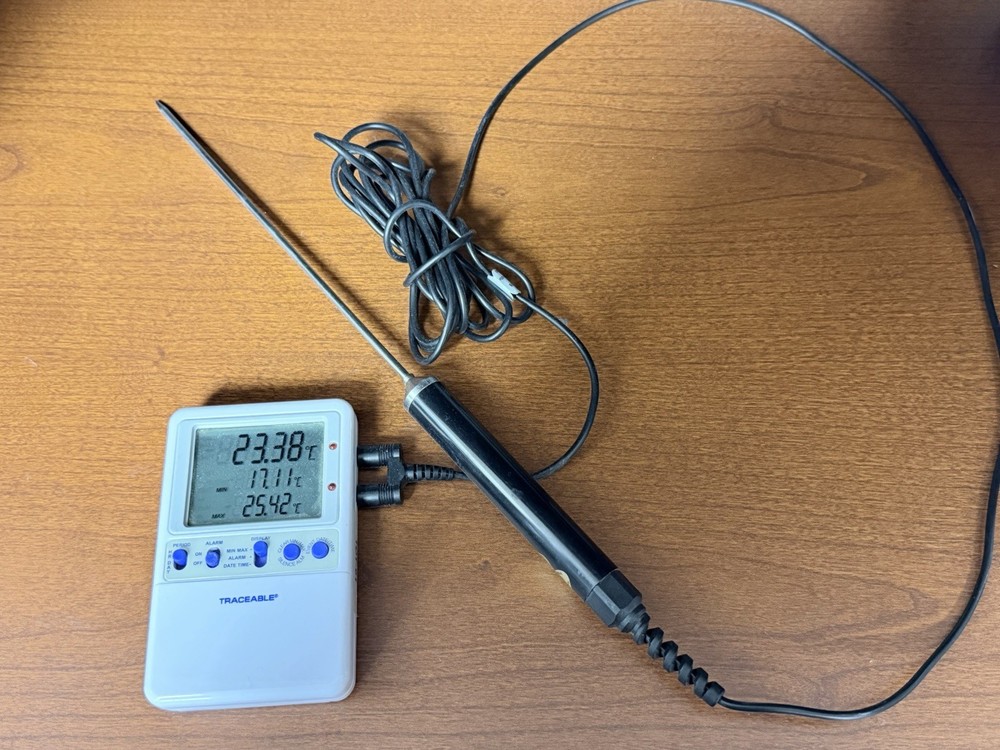 Traceable Digital Thermometer w/ Probe Cal-Cert Lab Temperature Meter Tested