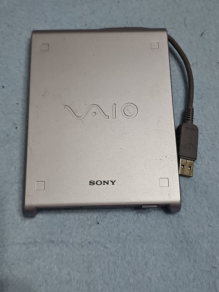 SONY PCGA-UFD5 VAIO Silver  3.5" External Interface Floppy Drive Untested