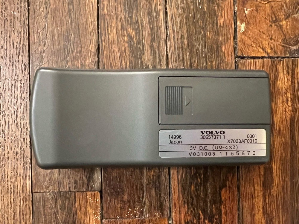 P2 Volvo Navigation Remote & Storage Pouch