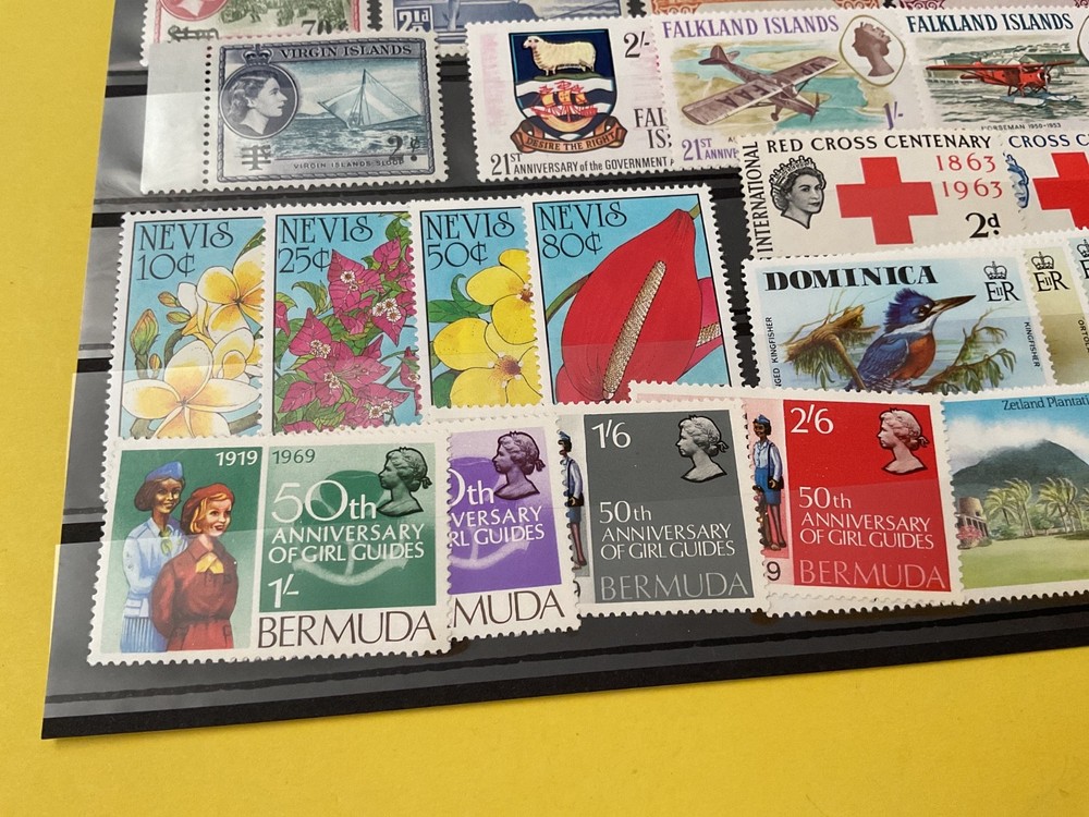 Commonwealth Countries mint never hinged stamps B1031