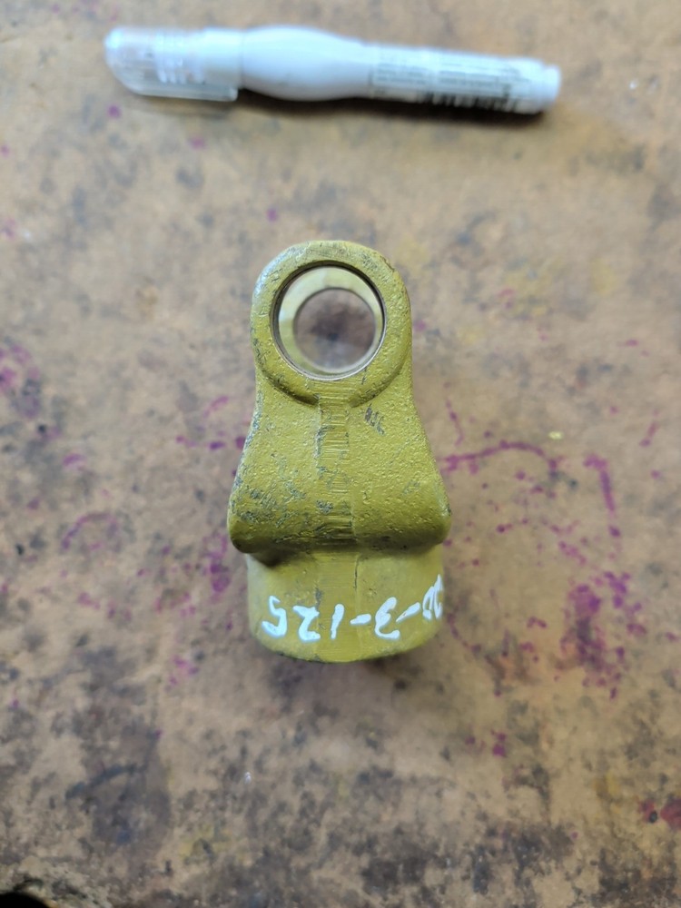 W800-8210 PTO YOKE