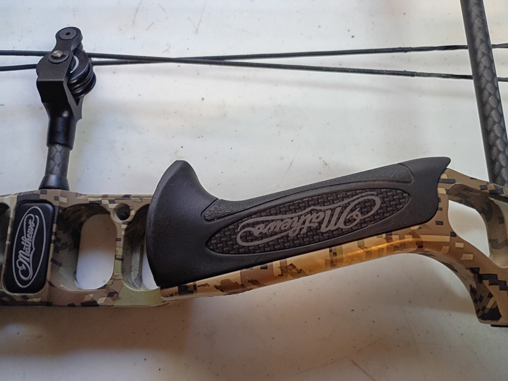 Mathews VXR 28 Optifade Elevated Camo 28” 70lb