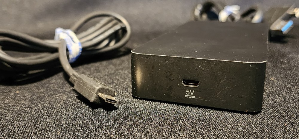 Surface Docking Station SH701