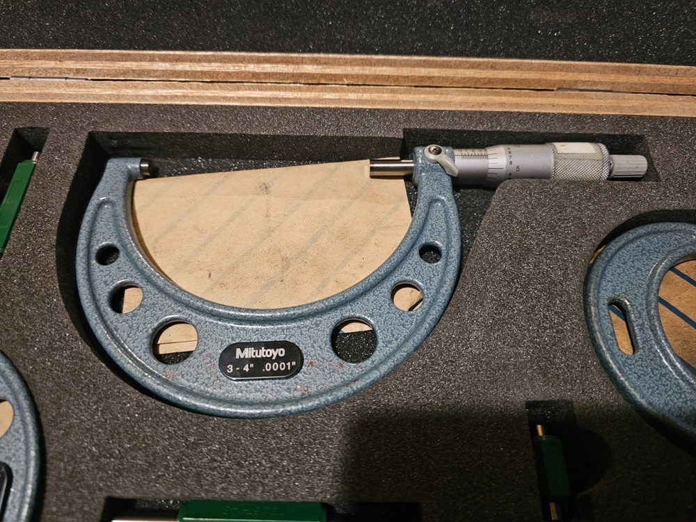 Mitutoyo Mechanical Outside Micrometer Set 103-931 .0001 Increments 0-4"