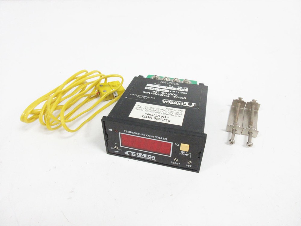 OMEGA CN310-K-C CELSIUS DIGITAL TEMPERATURE CONTROLLER TYPE K THERMOCOUPLE