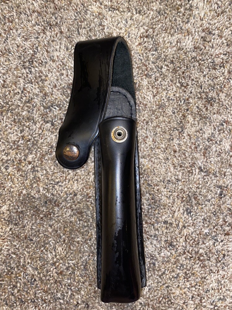 Perfect Fit Leather Flashlight Holder