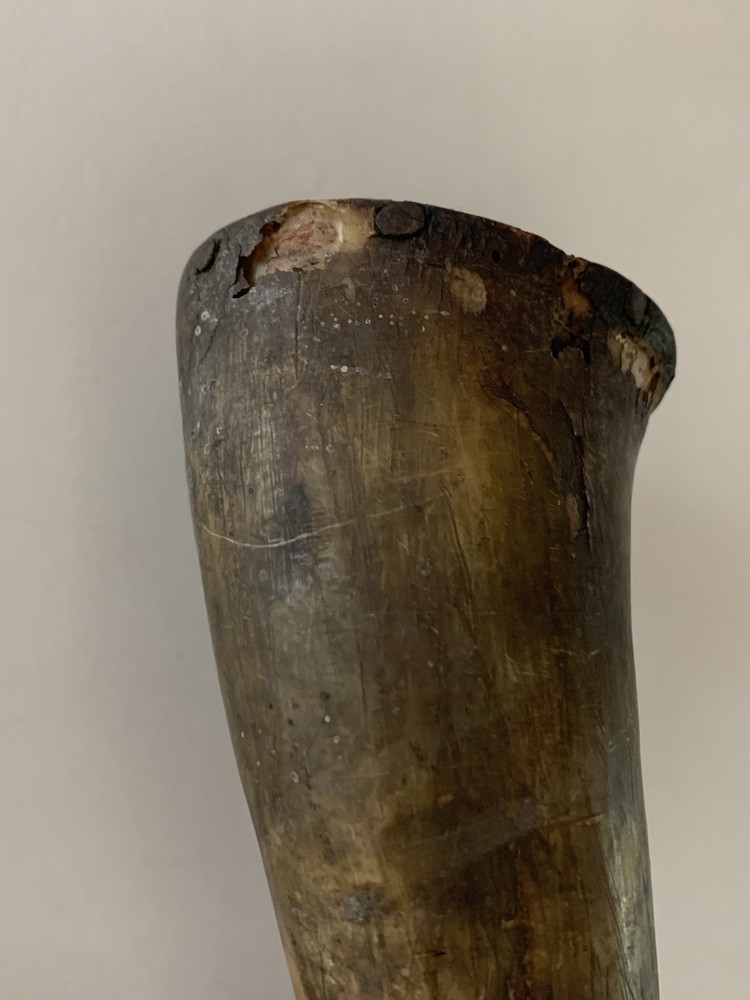 Antique American Primitive 9" Gunpowder Horn