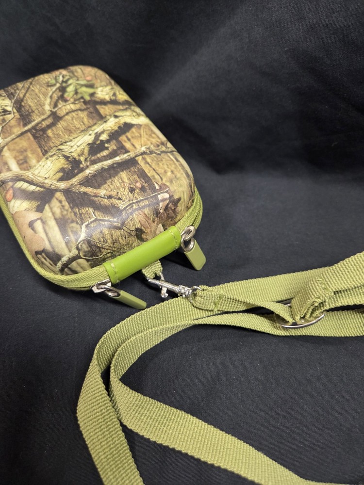Mossy Oak Case Small Hooked To Belt Or Lanyard