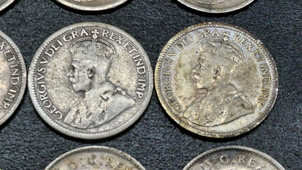 20 CANADA SILVER DIMES .RANGE FROM 1913 TO 1951 . 1947 WITH & WITHOUT MAPLE LEAF