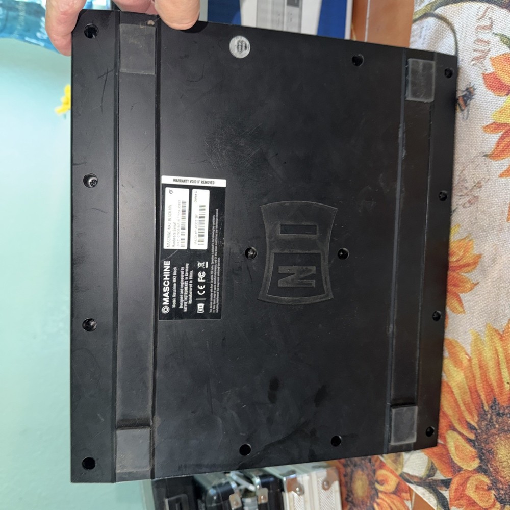 Native Instruments Maschine MK2 Groove Production Studio