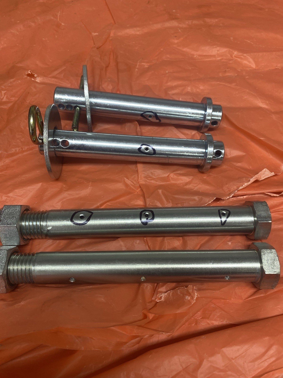 25 Mm Pins For One Ton China Excavator Greasable Bucket Thumb.