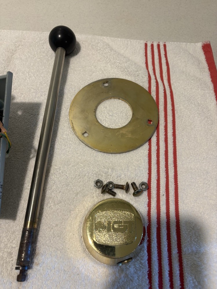 IGT S-2000 & S-Plus Upright Reel Pull Handle and Assembly