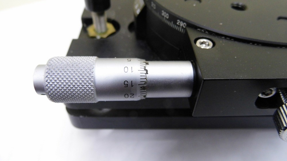 ROBOTIC SYSTEM OPTICAL ROTARY STAGE WITH LEVEL ADJUSTMENTS