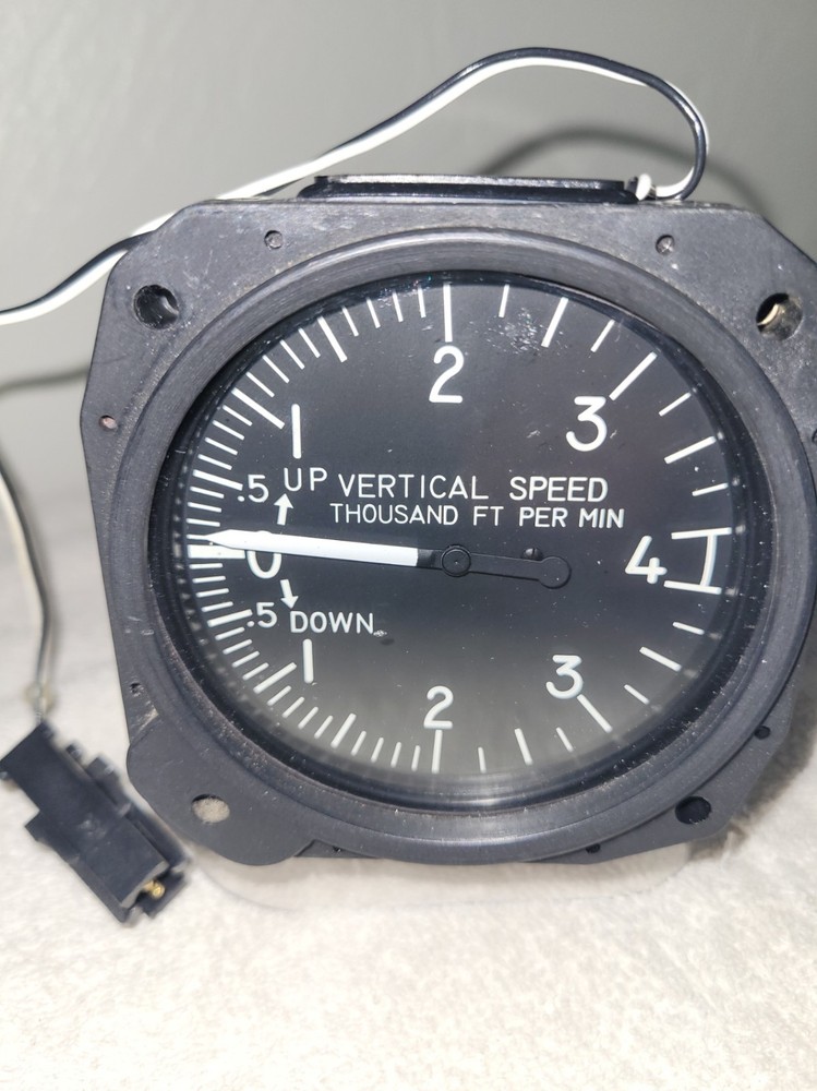 United Instruments Vertical Speed Indicator P/N 7040