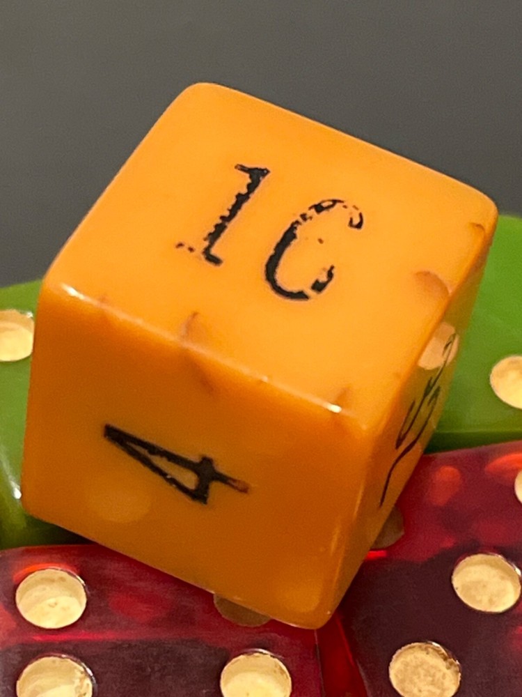 Old backgammon bakelite set: mustard doubling cube red & green dice 022423aB@