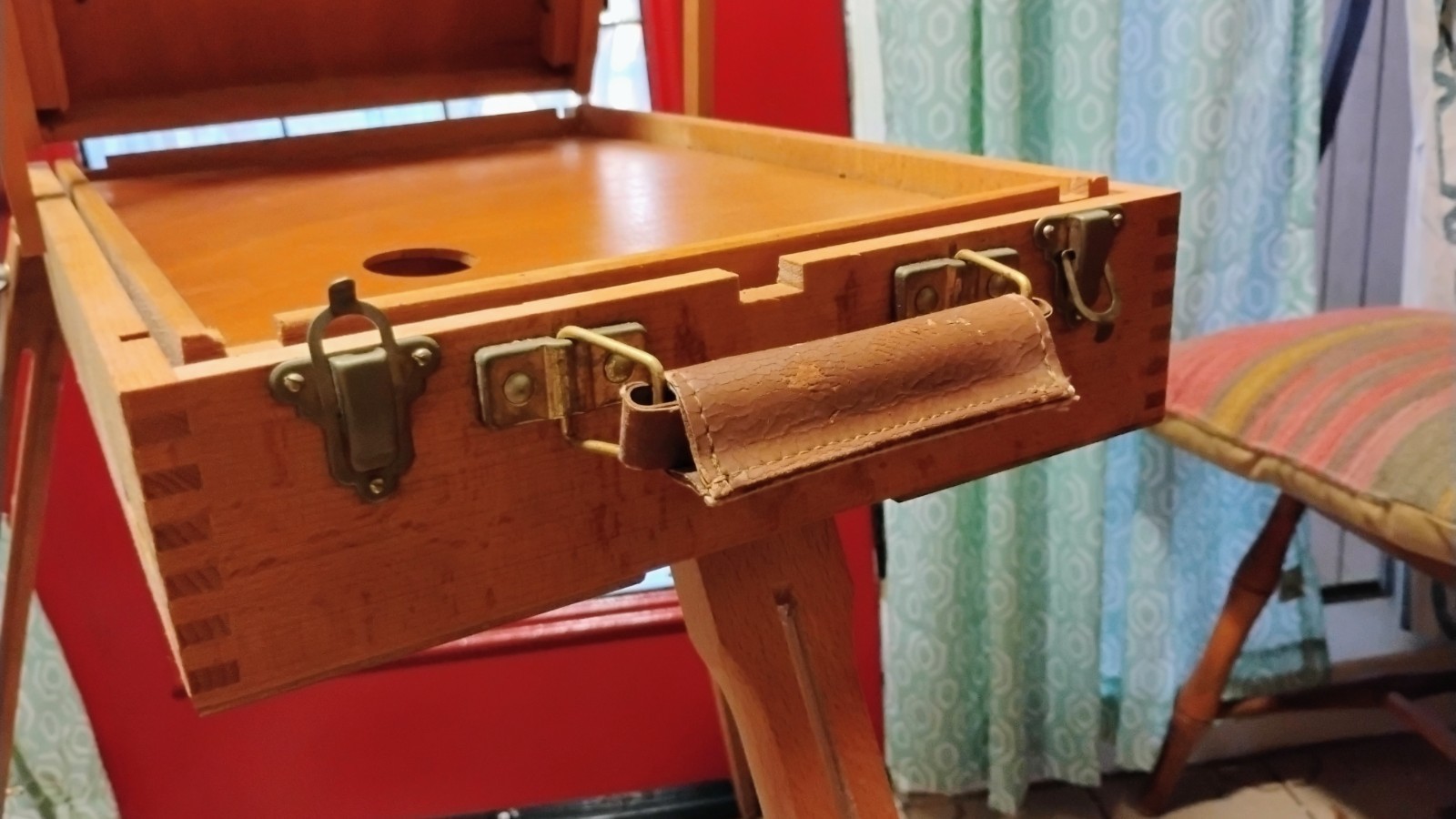 Folding vintage easel Wood dove tails WELL MADE FULL SIZE portable