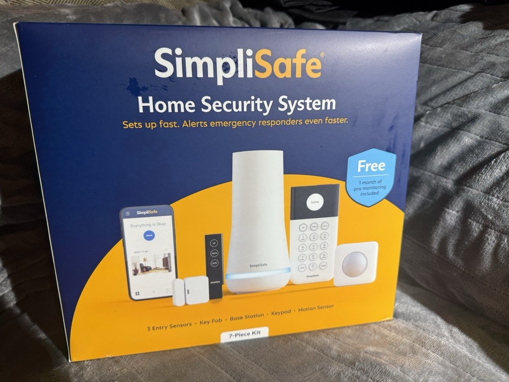 SimpliSafe 7-Piece Home Security System Kit with Base Station