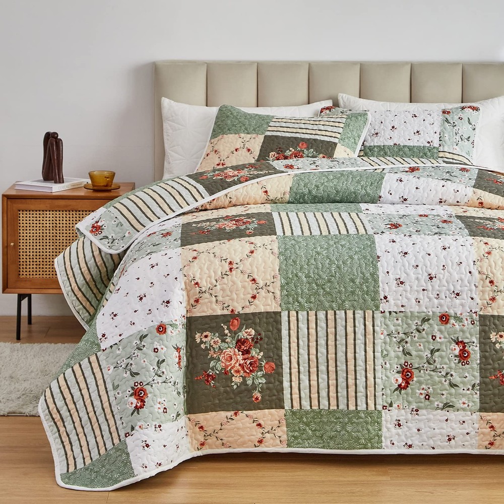 Patchwork Quilt Set Queen-90" x 90" (1 + 2 Pillow Shams), Green