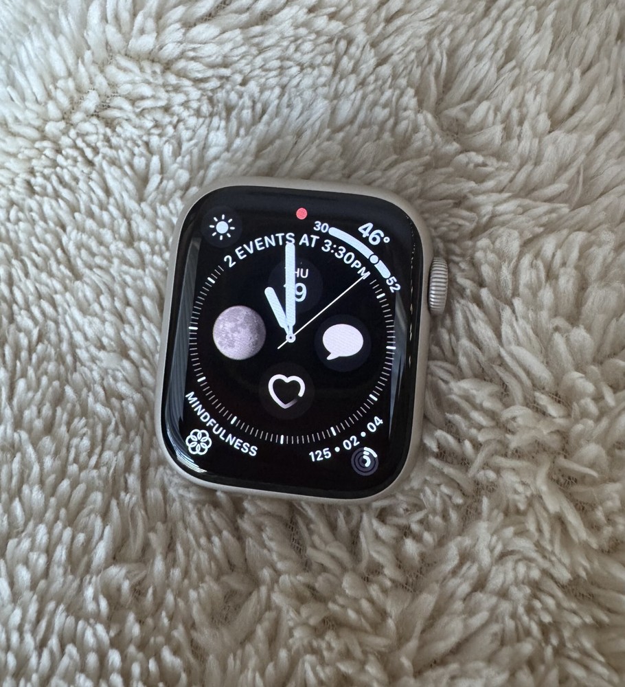 Apple Watch - Series 7 - 41mm - GPS - Extras!