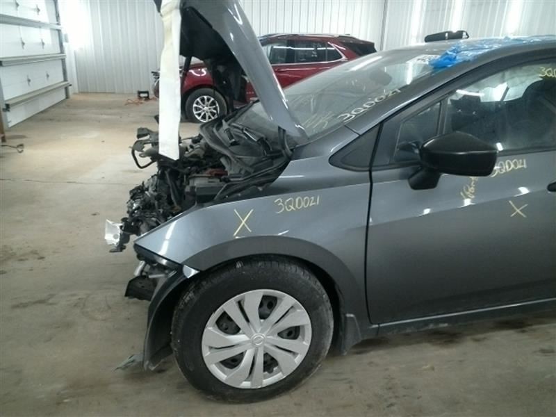 VERSA 2021 High Mounted Stop Light 104569097