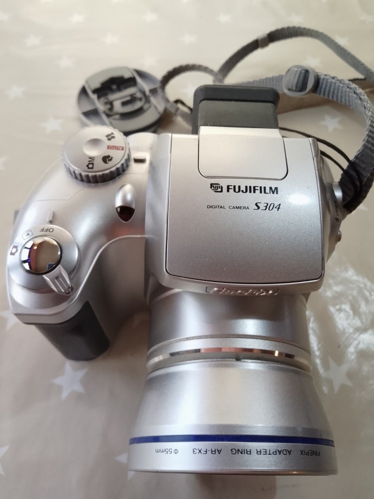 Fujifilm FinePix S304 Digital Camera Silver Working Condition