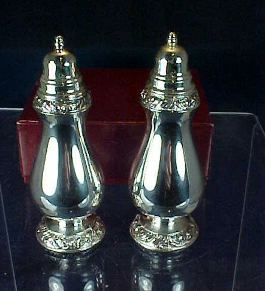 Vintage Henley Tudor Silver Plate Oneida Community Salt Pepper Original Box