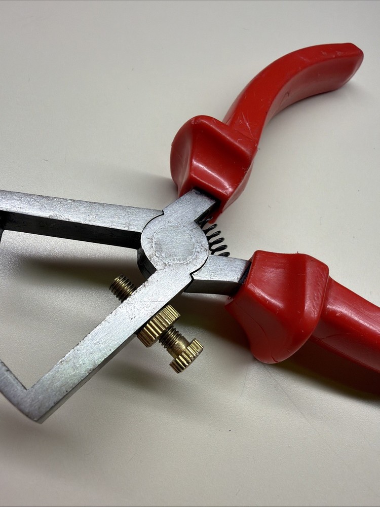 RARE! Mac Tools P301990 Adjustable Wire Stripper Pliers Nice Shape T8