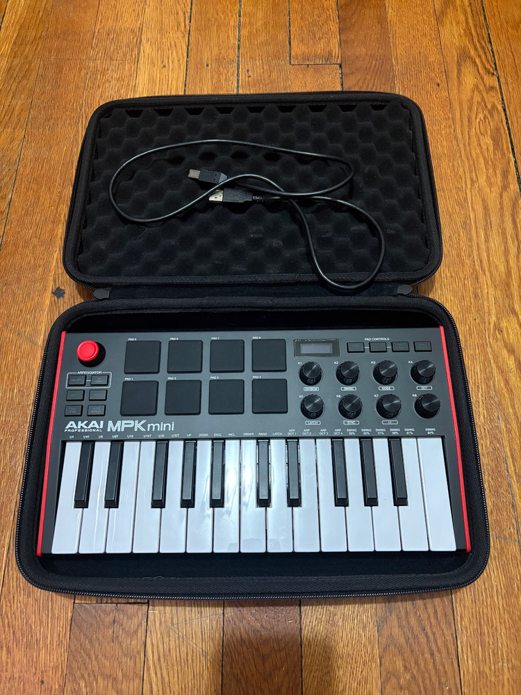 Akai Professional MPK Mini USB MIDI Keyboard Controller /with Case