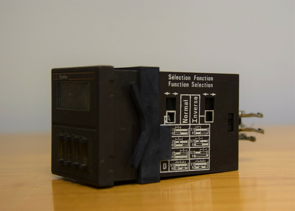 Syrelec Crouzet M813HV Multifunction Timer