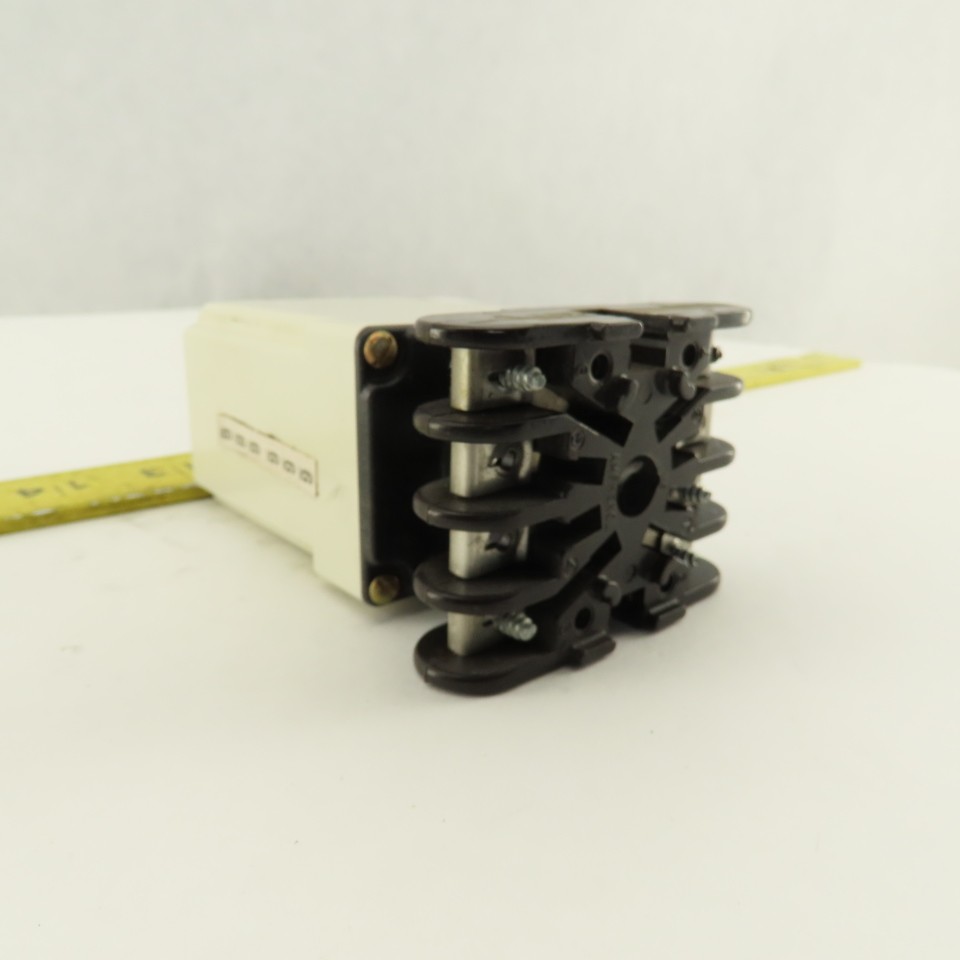 Square D Class 9050 JCK-14 On Delay Timing Relay 1.2-120 Sec With Socket Base