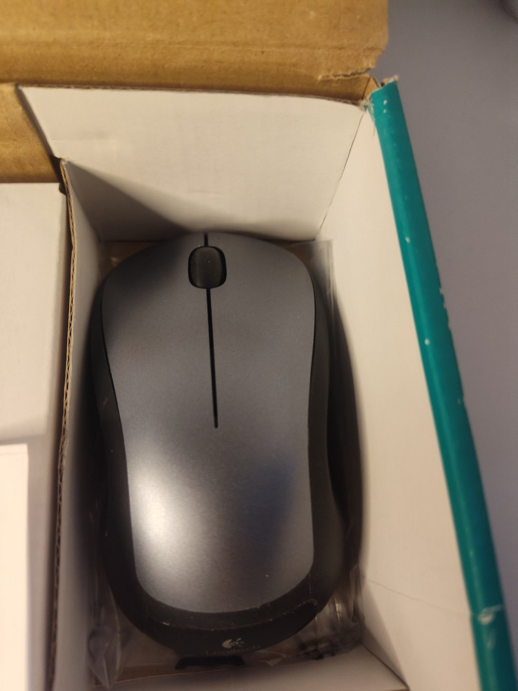 Logitech MK520 Wireless Keyboard & Mouse Combo PC MAC Secure 2.4GHz Connectivity