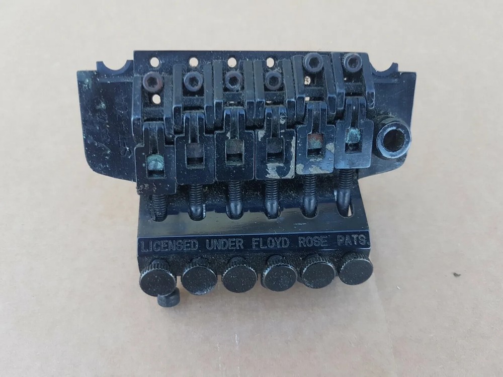 90's VESTER TREMOLO
