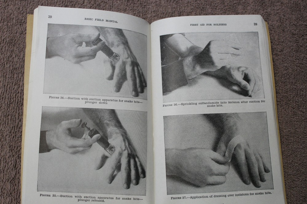 Original WW2 U.S. War Department First Aid for Soldiers Basic Field Booklet,1943