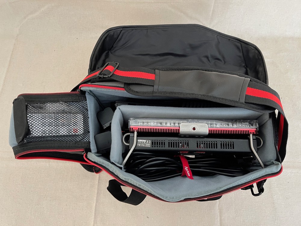 Aputure Amaran Tri-8c Daylight LED Video Light (V-Mount) Kit