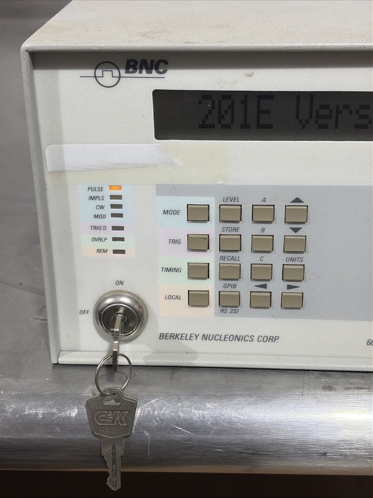 BNC UNIVERSAL PULSE GENERATOR Model 6040 with 201E 20V PULSE SOURCE