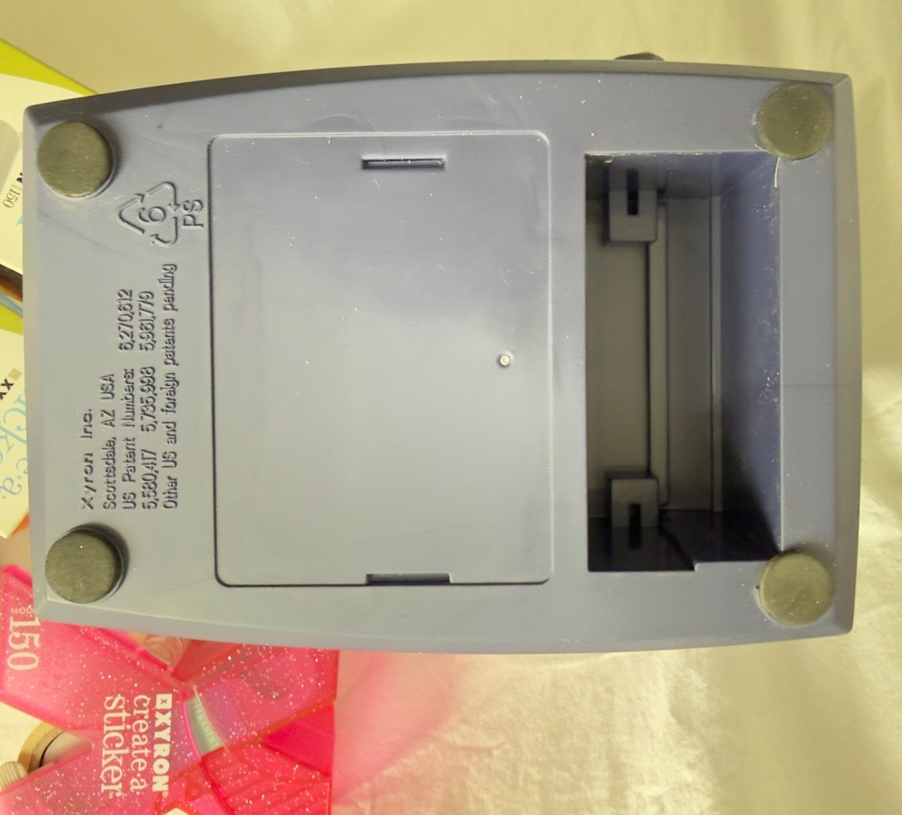 Scrapbooking Xyron Create a Sticker 250 Machine Set 150 Pink Roller & 3 Refills