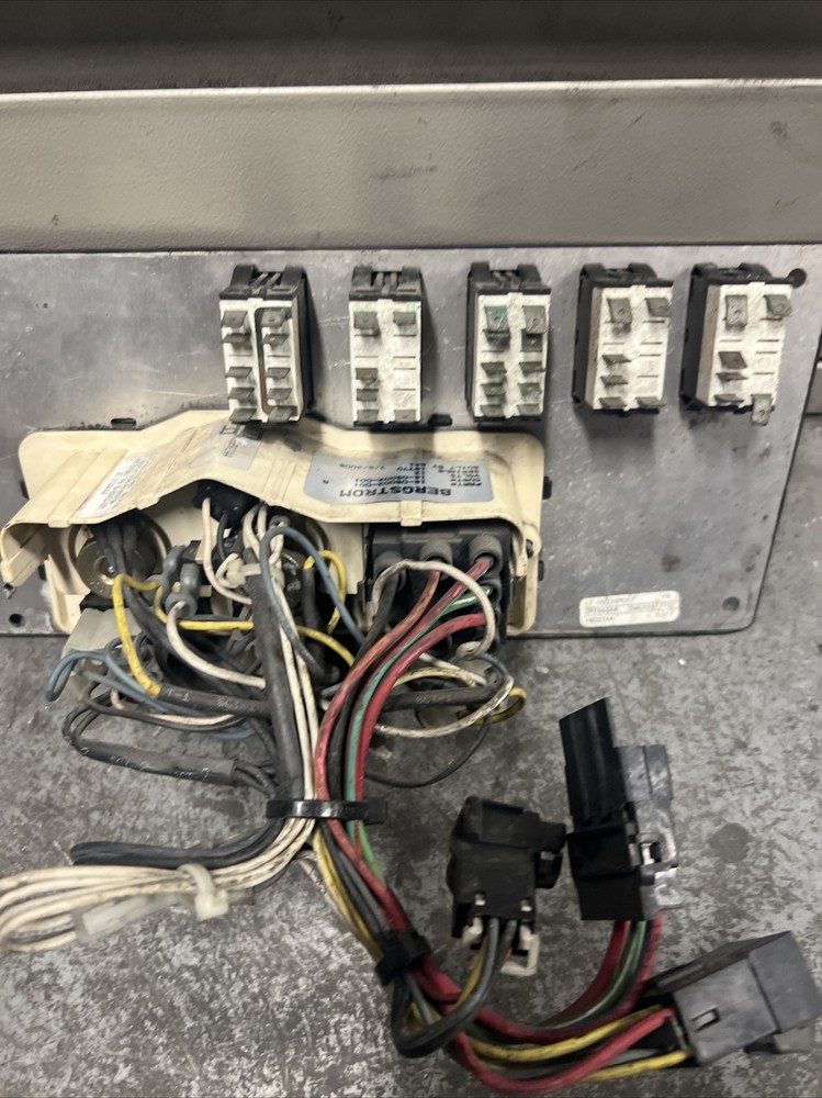 PETERBILT 387 2007 TEMPERATURE CONTROL-Panel contro.18-05002-001