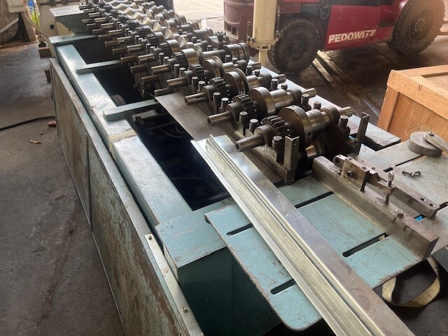 16- 18 Gauge “Pittsburgh” Lockformer, S/N SG 1028