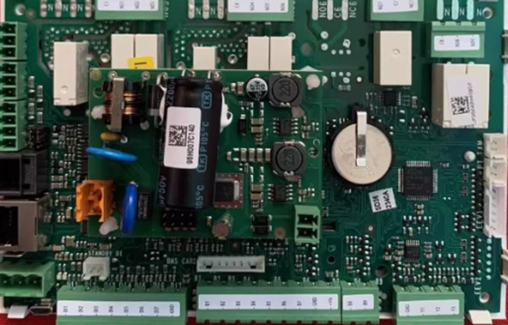 NEW CAREL UP3B00200SBS0 Controller