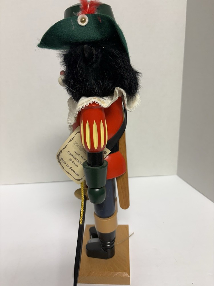 Seiffener Germany Puss n Botts Nutcracker, S1