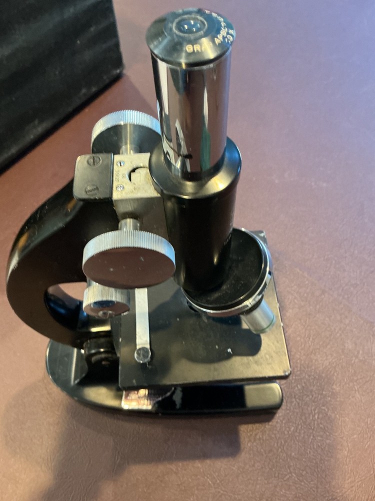 GRAF APSCO MICROSCOPE. 3 OBJECTIVES. WITH CASE.