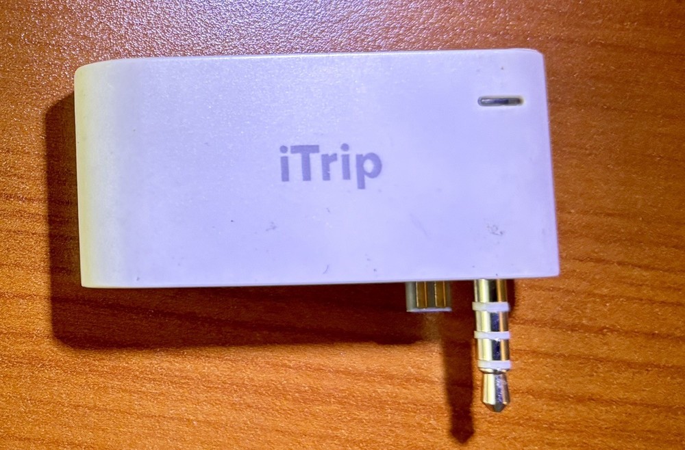 Griffin iTrip Mini FM Transmitter For IPOD Nano - Play Music From Stereo (4015)