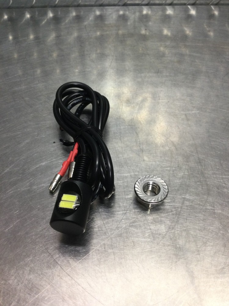 UNIVERSAL LICENSE PLATE LED LIGHT t415