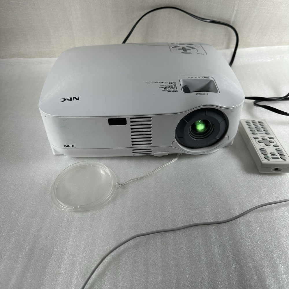 NEC VT470 LCD Projector W/ Remote Tested