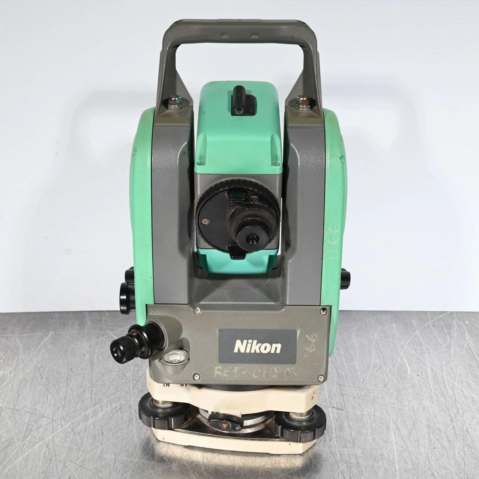 Nikon Nivo 5.M Total Station/30x/5000M Prism/500M Reflectorless w/Tripod/Case