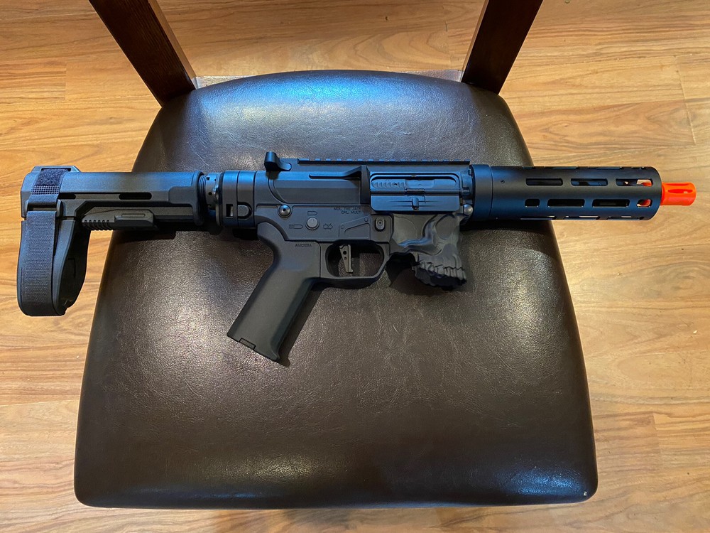 airsoft gun