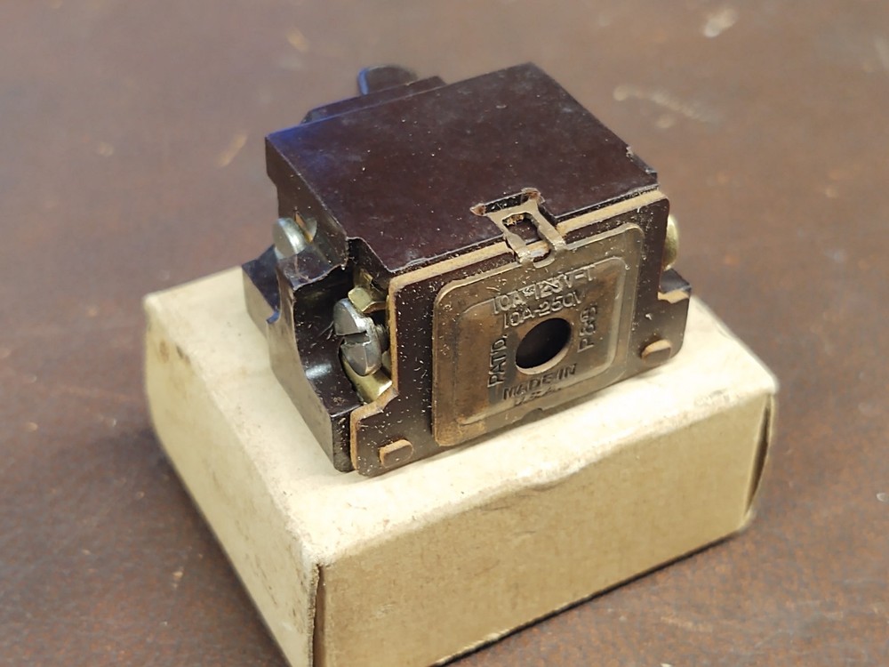 Vintage Despard Interchangeable Toggle Light Switch, Double-Pole DPST, Brown P&S