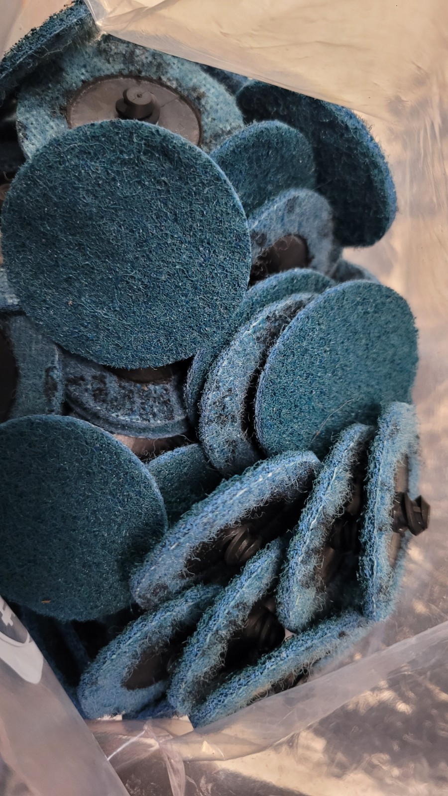 Lot of 100 3M 05523 SCOTCH-BRITE 2" ROLOC DISCS TR A VFN GRIT GRADE 25K RPM